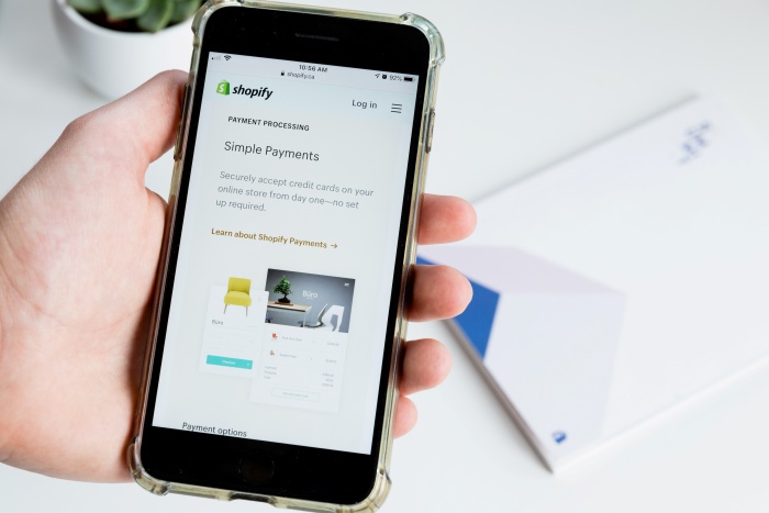A Simple Guide To Shopify Chatbots And How To Use Them